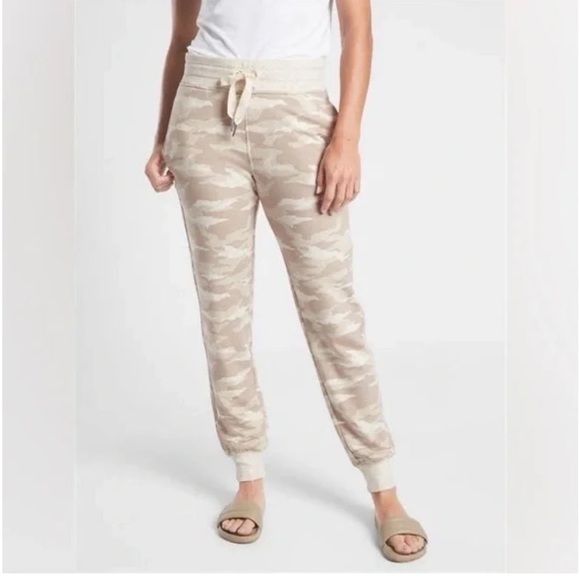Athleta Pants - Athleta Balance Printed Joggers Camo Oatmeal Size Small